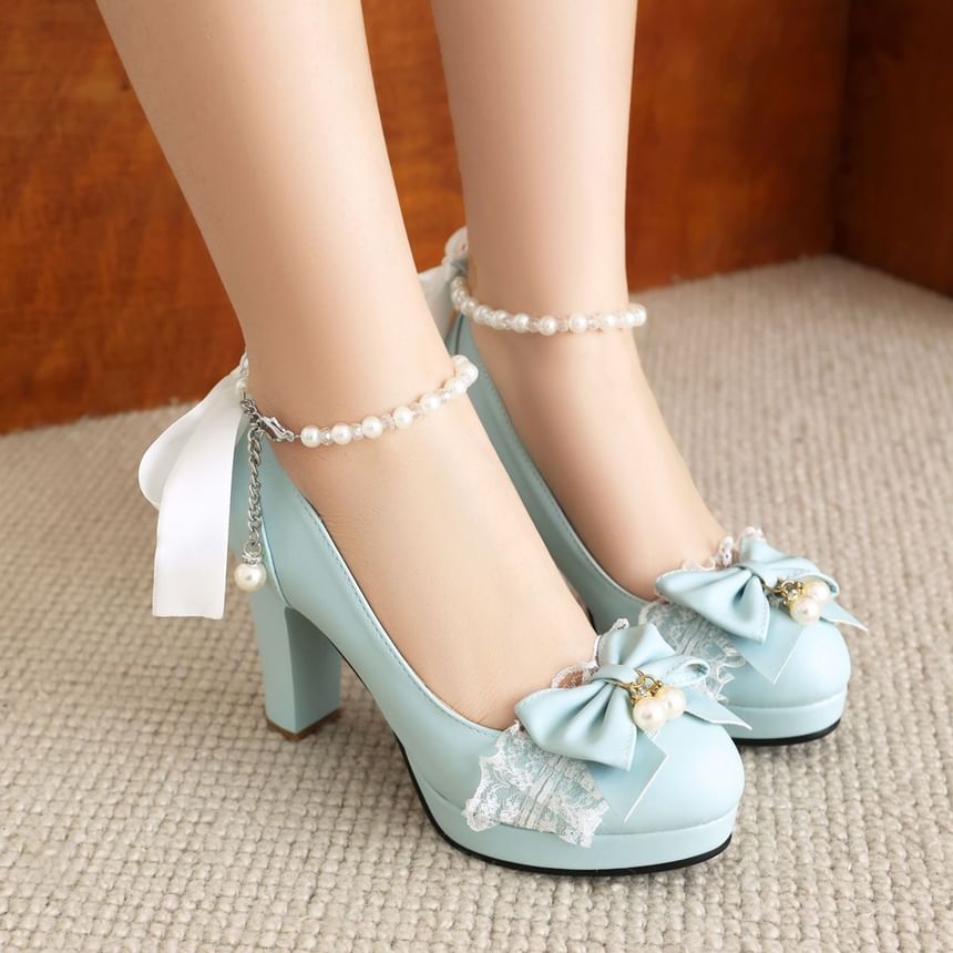 Freesia - Pumps met blokhak en strik van imitatieparels