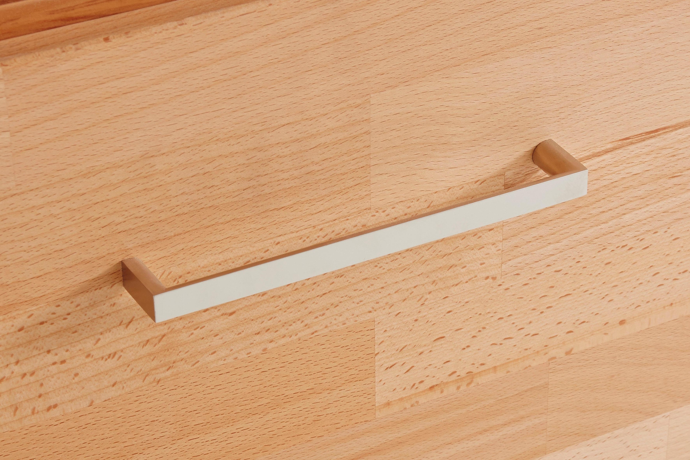 Home affaire Sideboard »Ribe,130cm breit, Fronten Massivholz,7 Fächer« Holz massiv, Holzwerkstoff, Metall Griffe,3 Türen