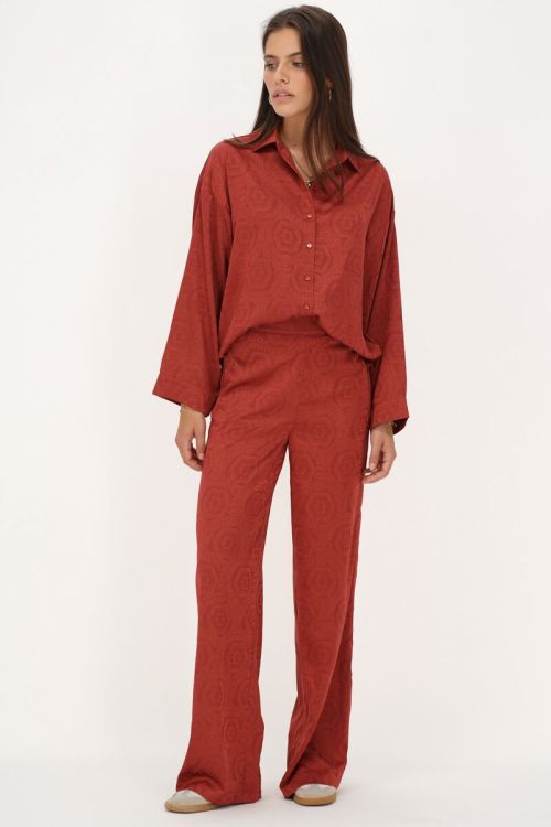 Rode blouse met jaquard satijnen look