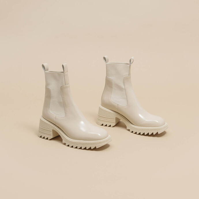 Boots à élastiques et semelles crantées  en cuir glacé écru