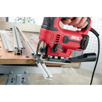 SKIL decoupeerzaag 4530GA 550W   7 zaagbladen