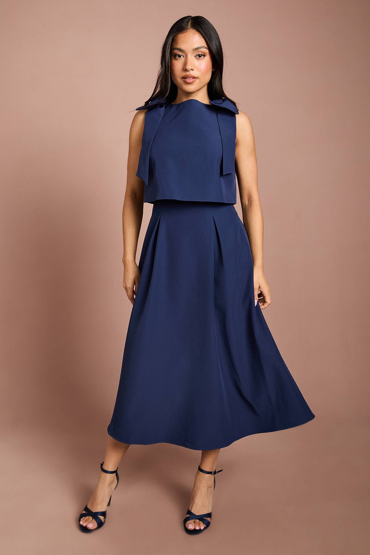 Coast Robe Midi Sans Manches Petite Avec Nœud À L'épaule Et Corsage Superposé