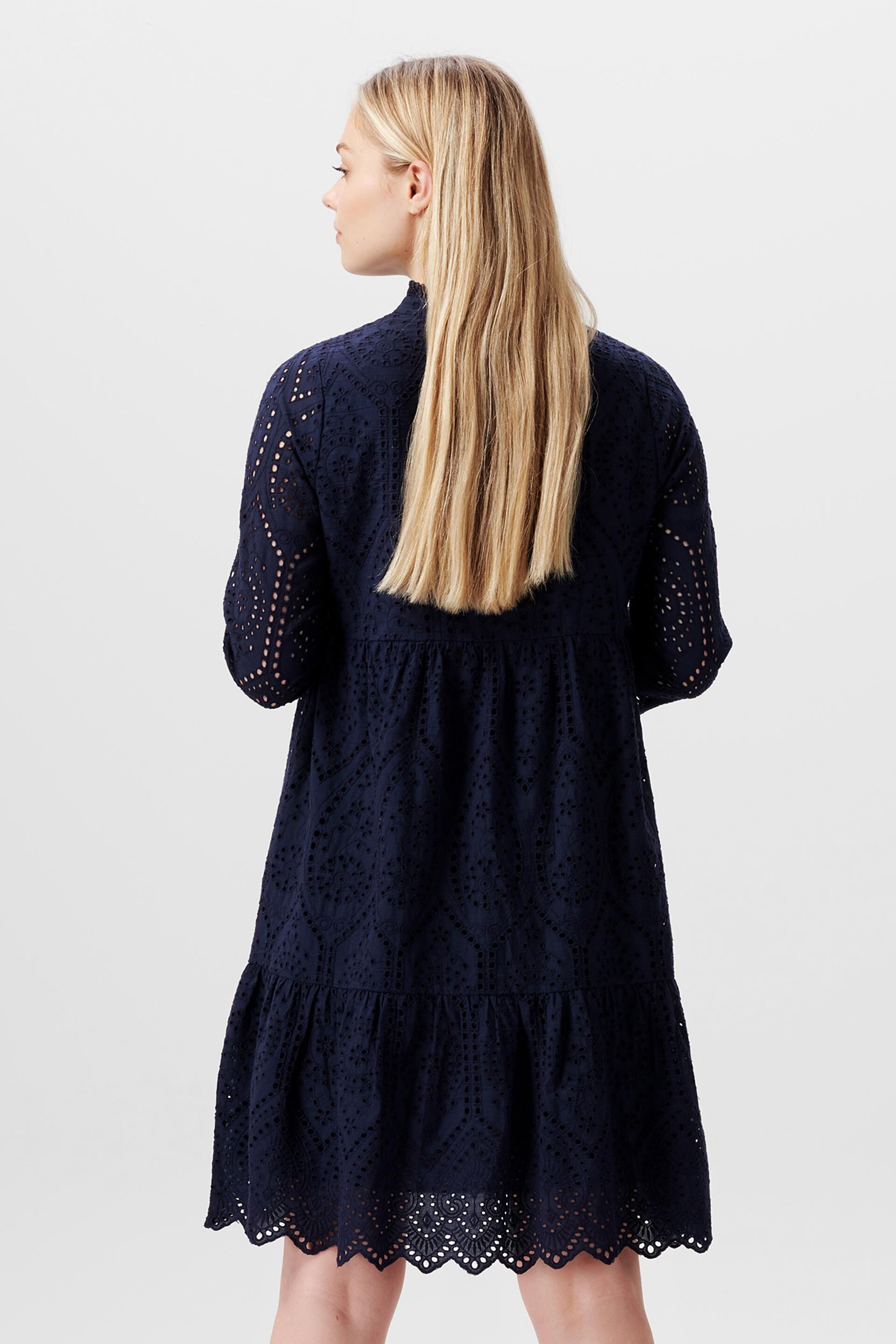 Robe ornée de broderie anglaise avec fonction d’allaitement