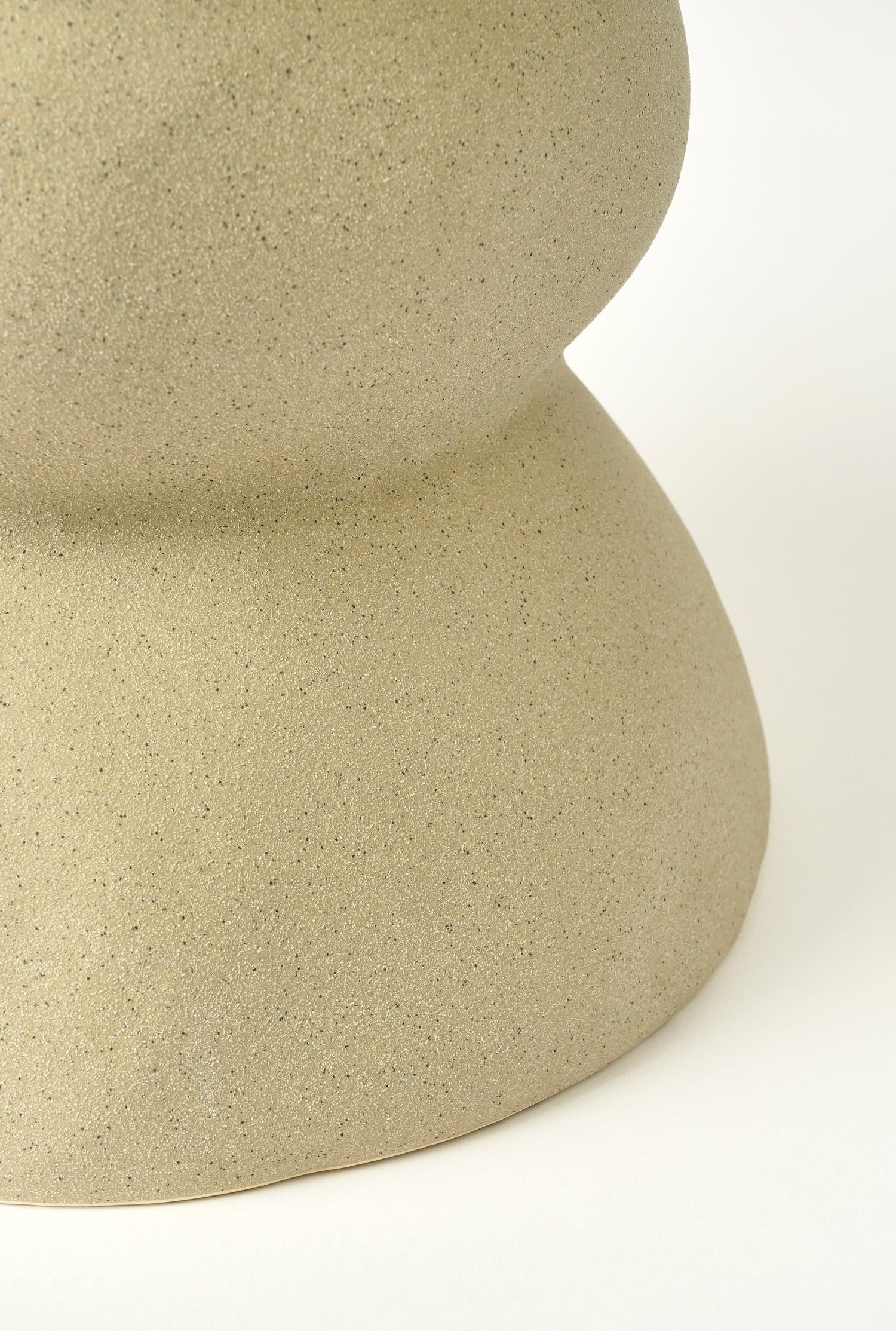 Mica Decorations bijzettafel beige D 29 H 40,5 cm