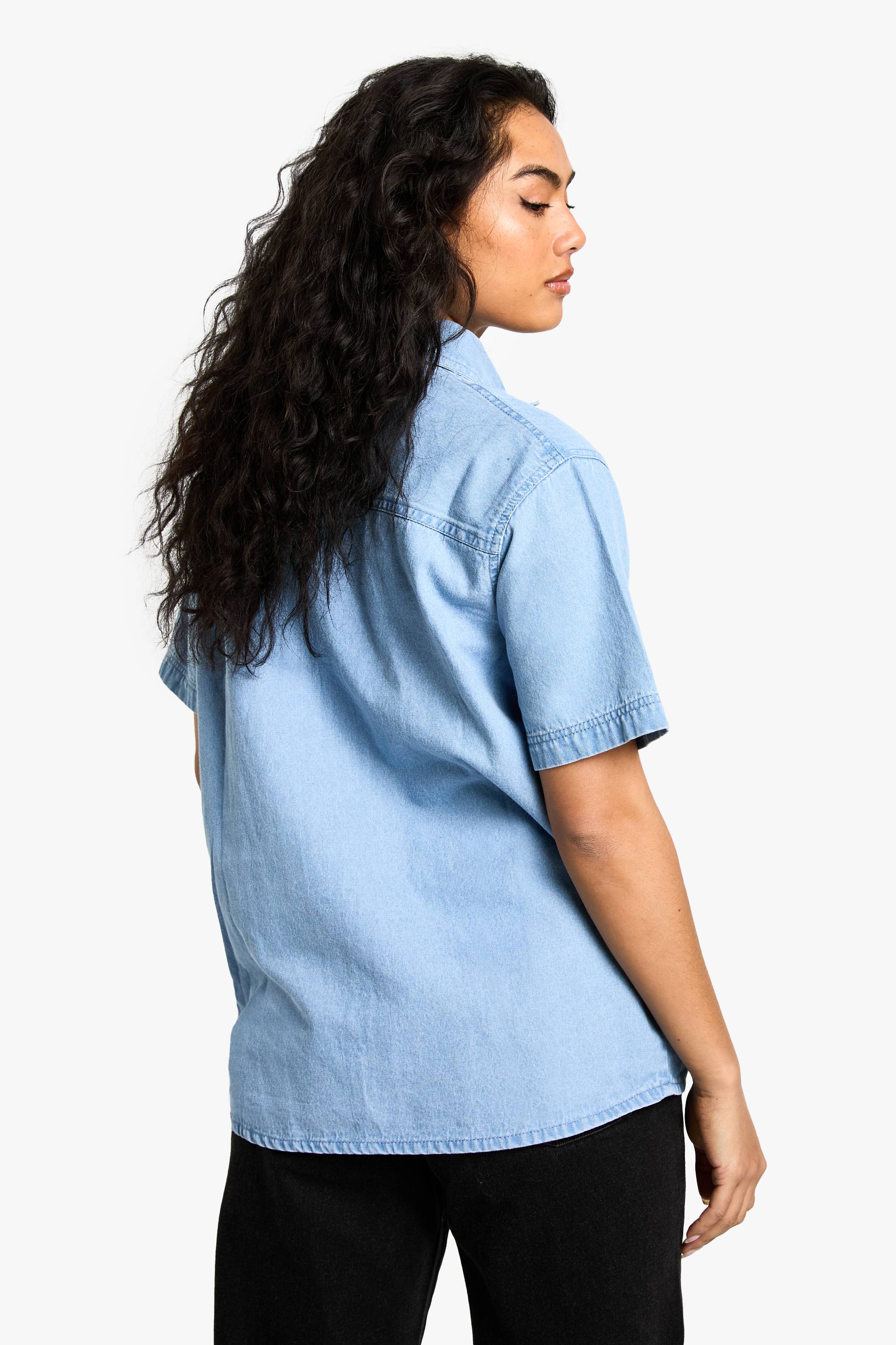 boohoo Chemise à manches courtes en chambray denim
