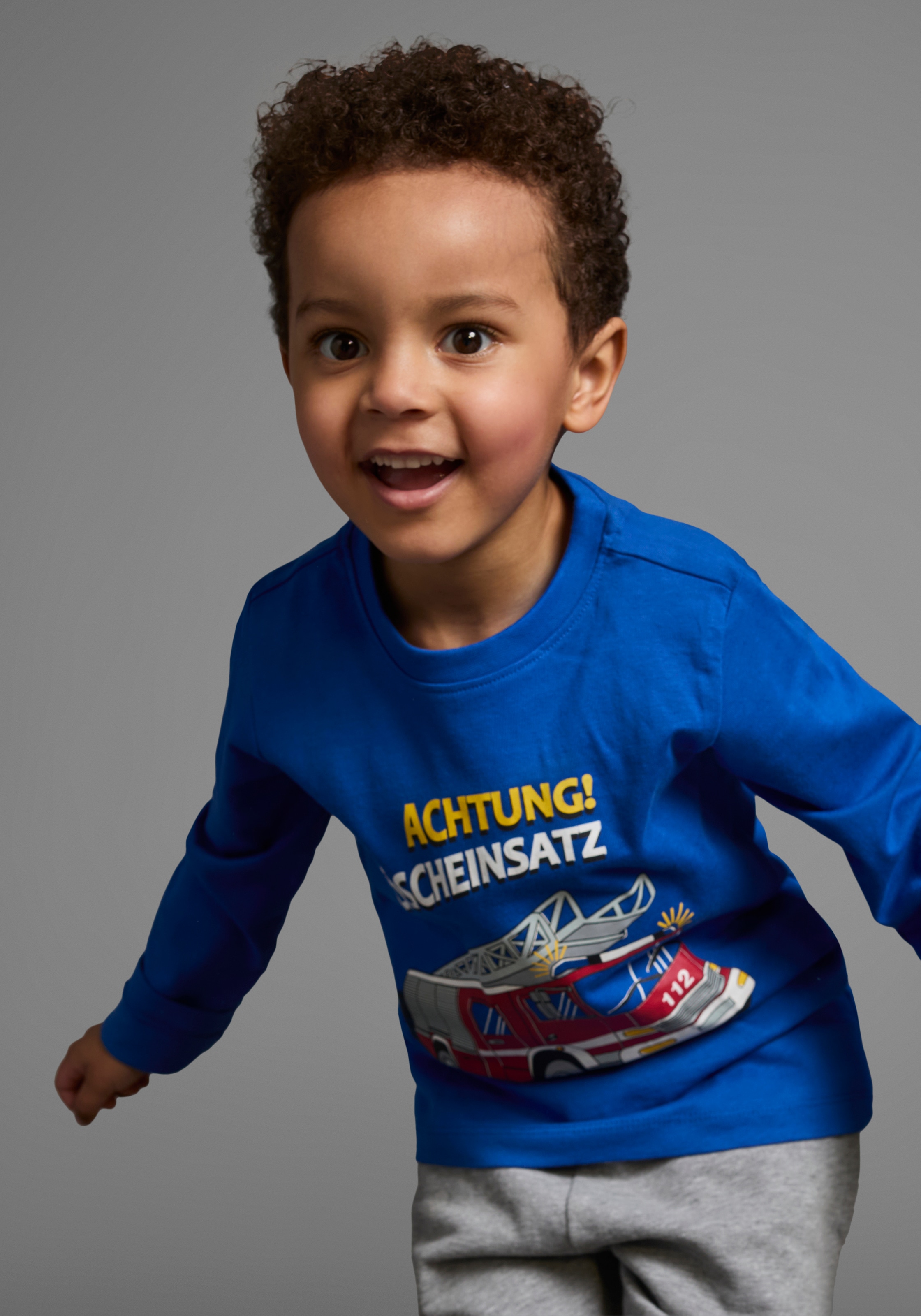 KIDSWORLD Langarmshirt »Mit Feuerwehr-Druck: ACHTUNG LÖSCHEINSATZ«, Langarm,  Basic-Passform,  bedruckt,  Rundhalsausschnitt