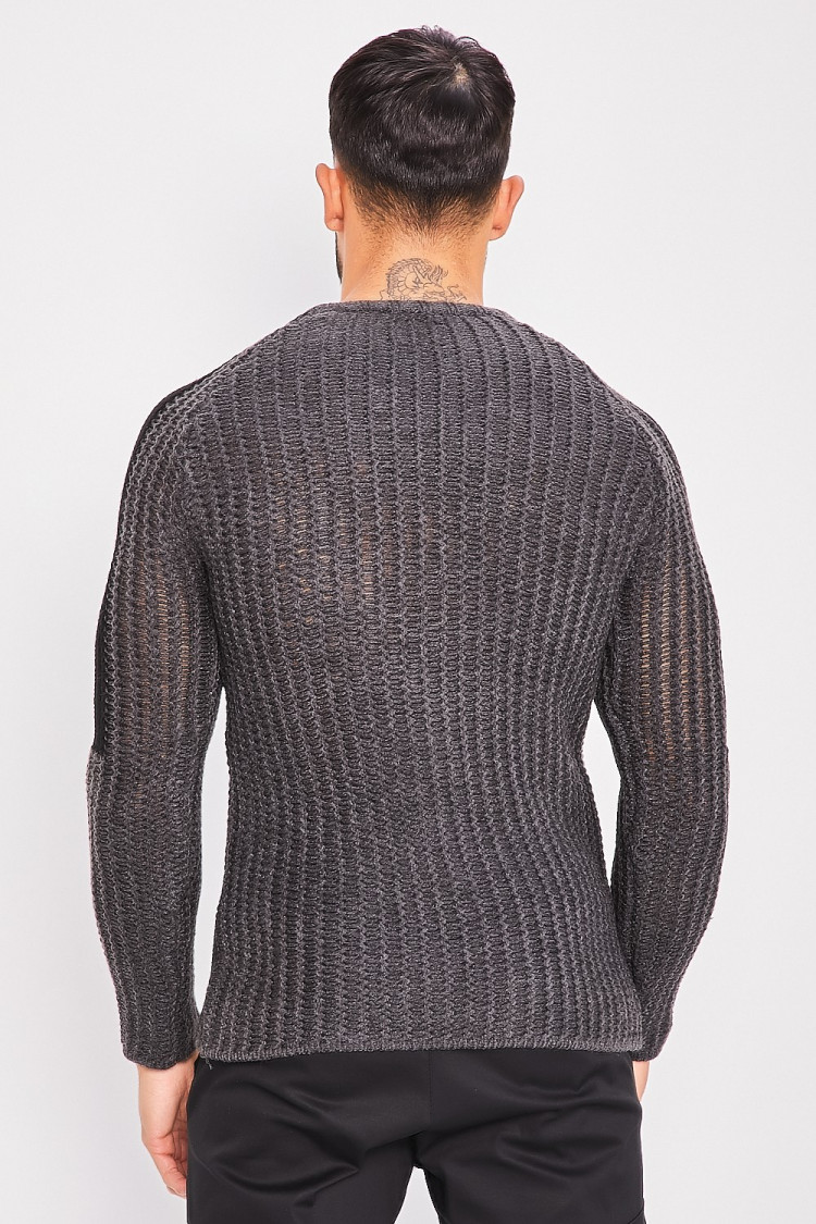 Pull en maille gris foncé épaules blanches
