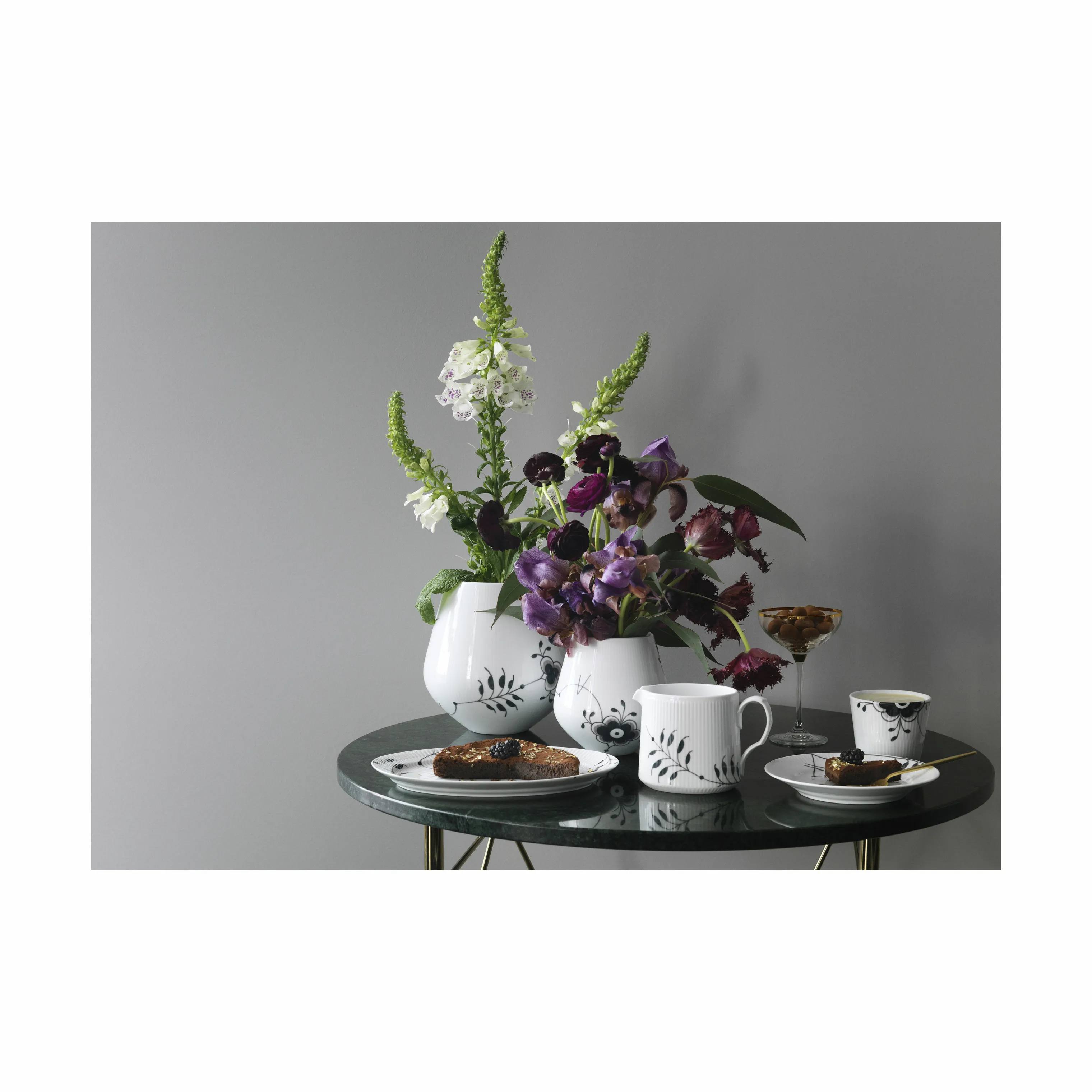 Royal Copenhagen Sort Mega Riflet Frokosttallerken #2