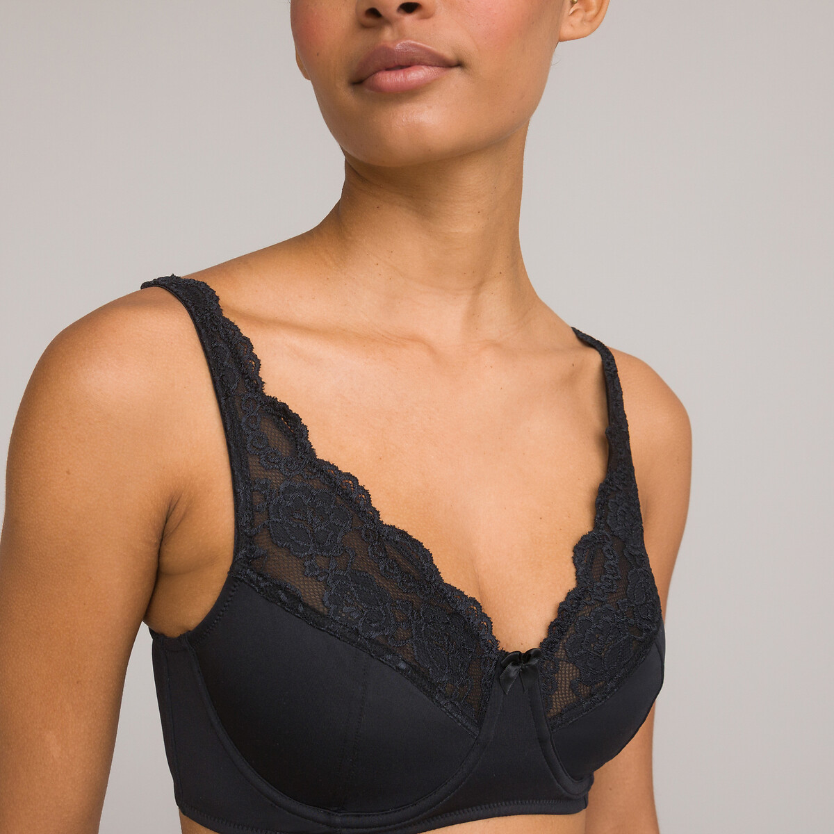 ANNE WEYBURN<br>Minimizer BH em Kant Anthea