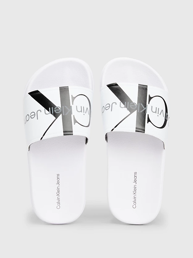 Pantufas infantis com logotipo