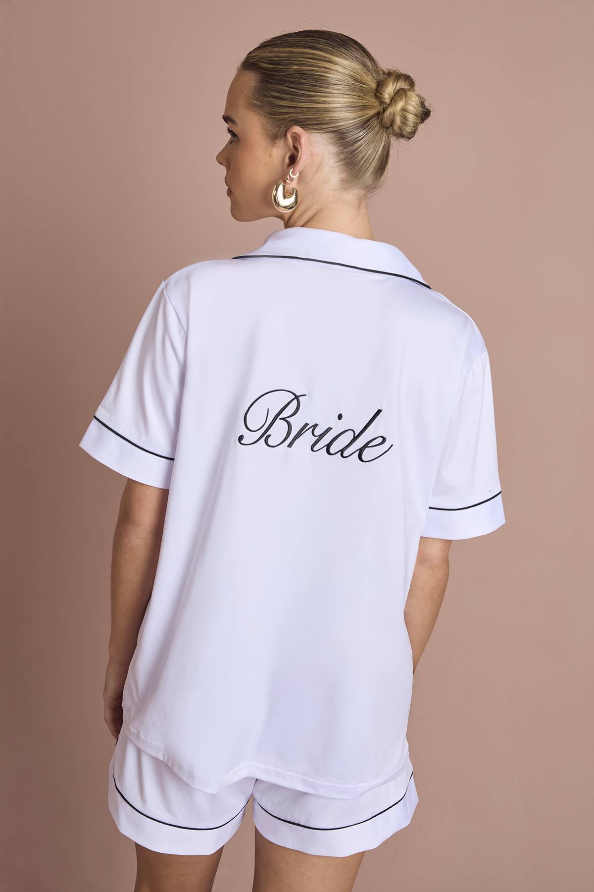 boohoo Ensemble Pyjama De Mariée 'bride' Brodé En Jersey Avec Haut À Manches Courtes Et Short