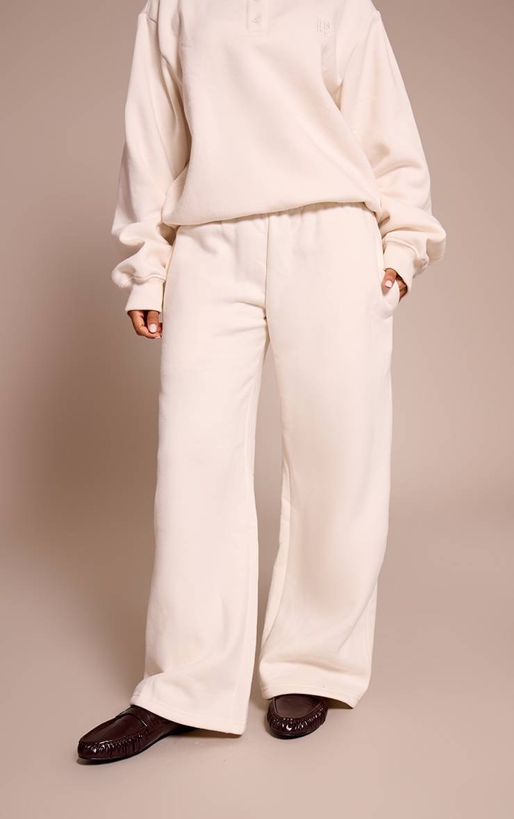 Crème Pantalon De Jogging Droit Petite Prettylittlething