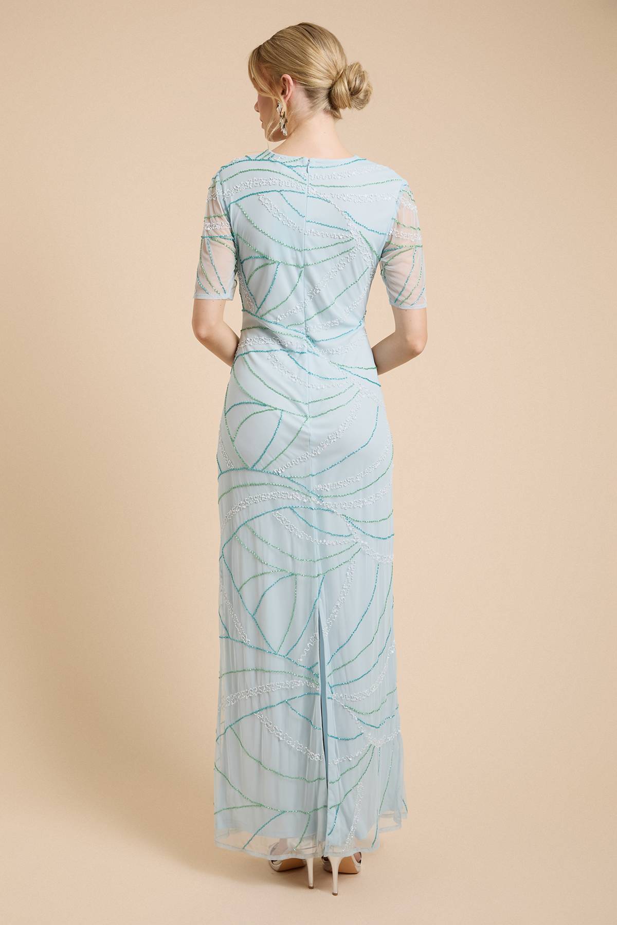 Oasis Robe Longue À Manches Papillon Ornée De Motifs Linéaires