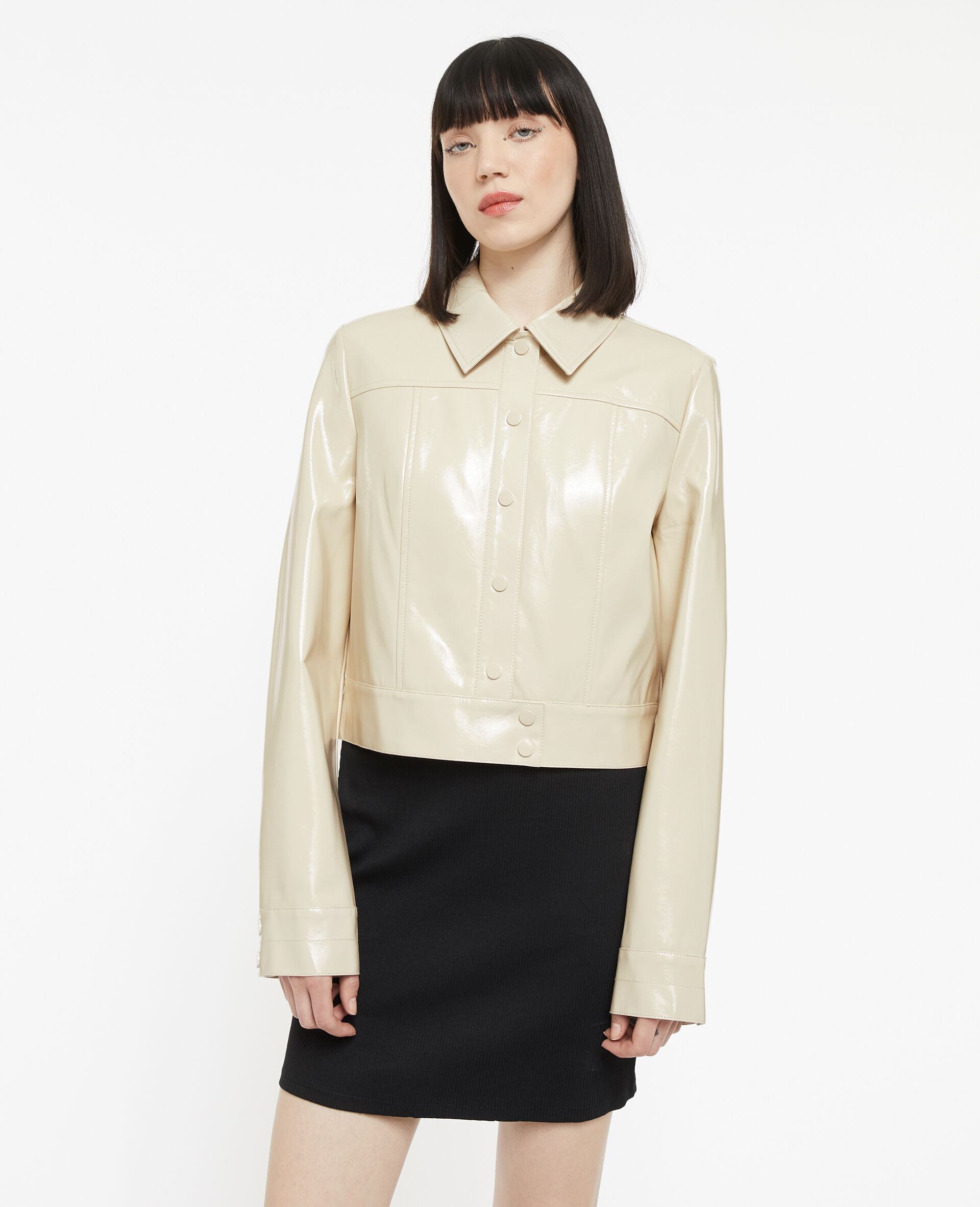Veste courte et droite en vinyle - Beige