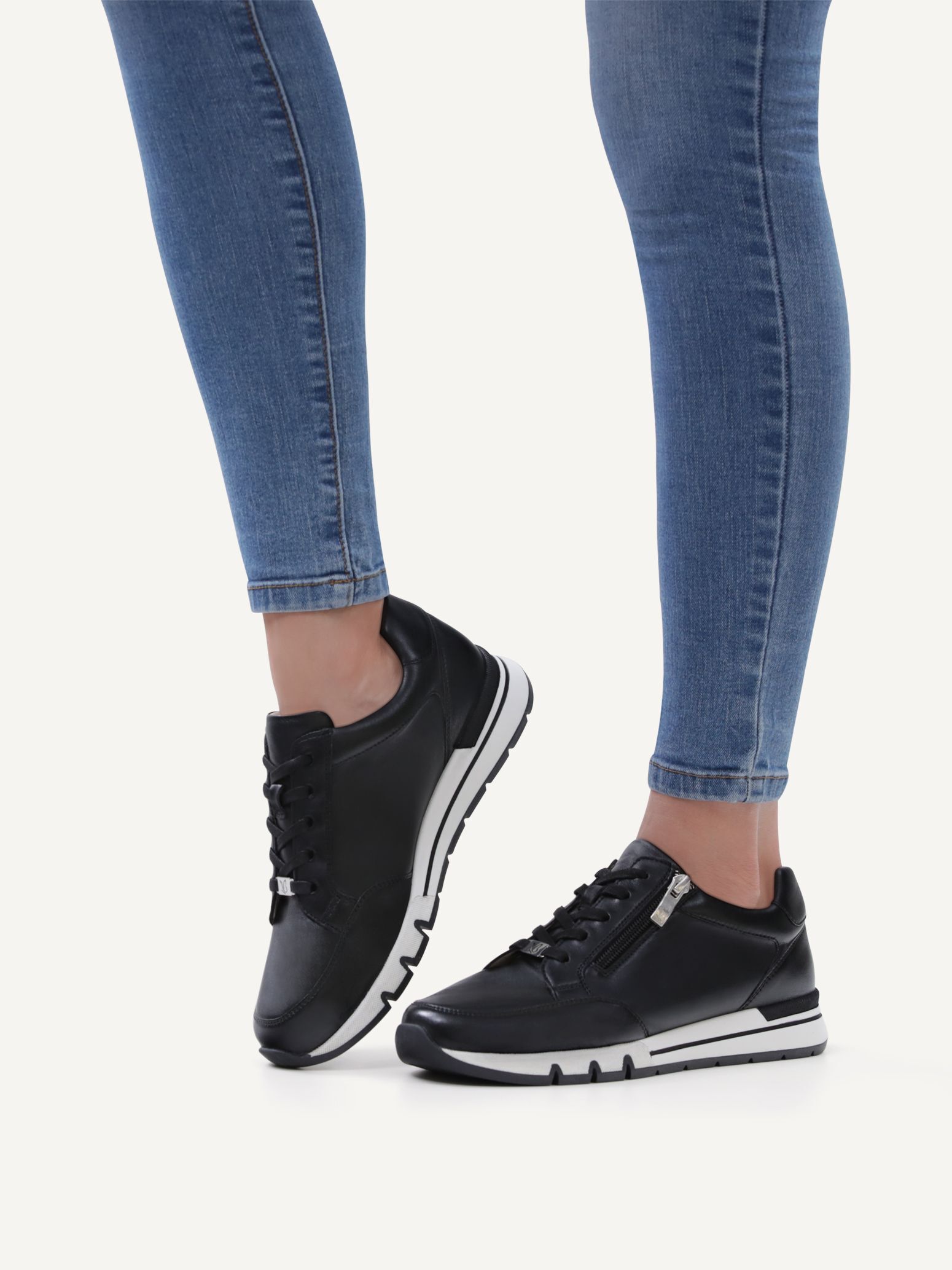 Sneaker