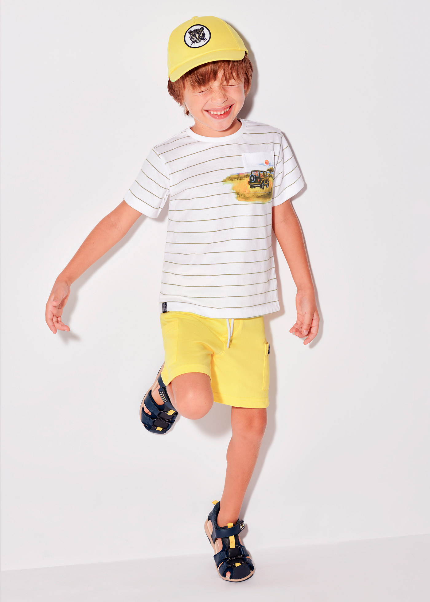 Conjunto estampado feito com algodão sustentável para meninos