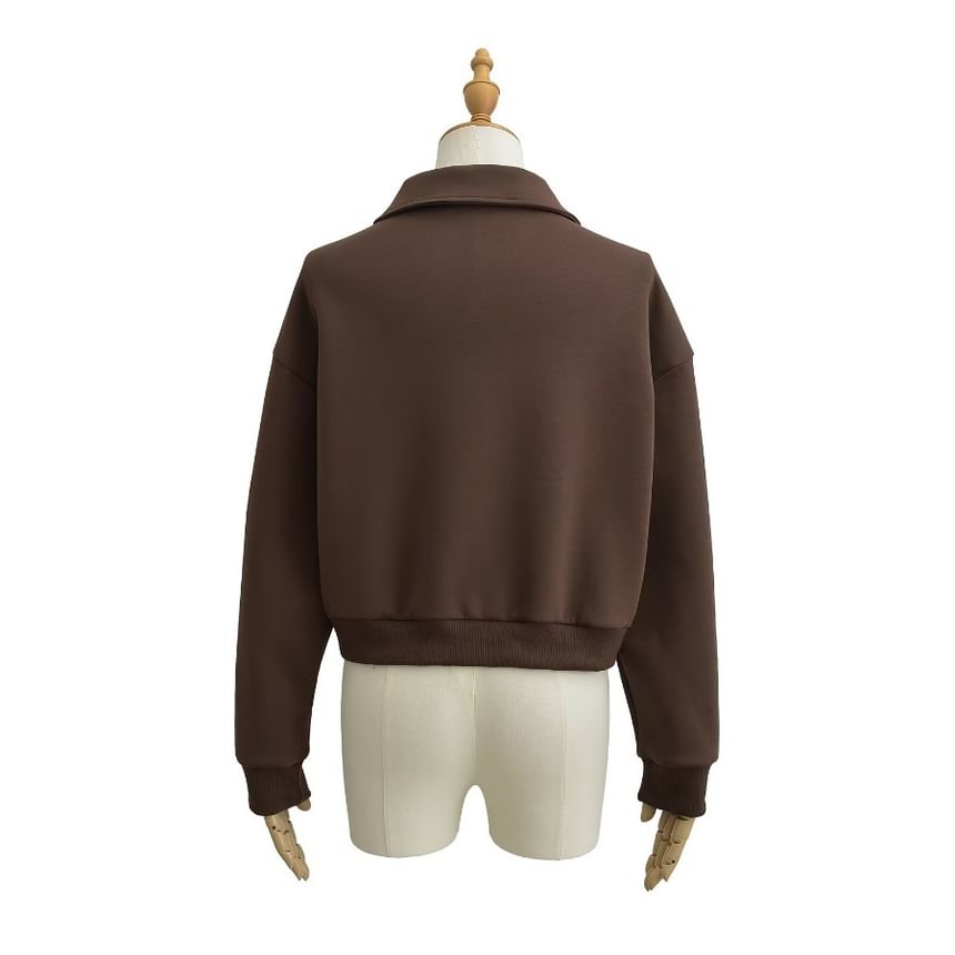 Yukis - Cropped jack met kraagletters en geborduurde rits