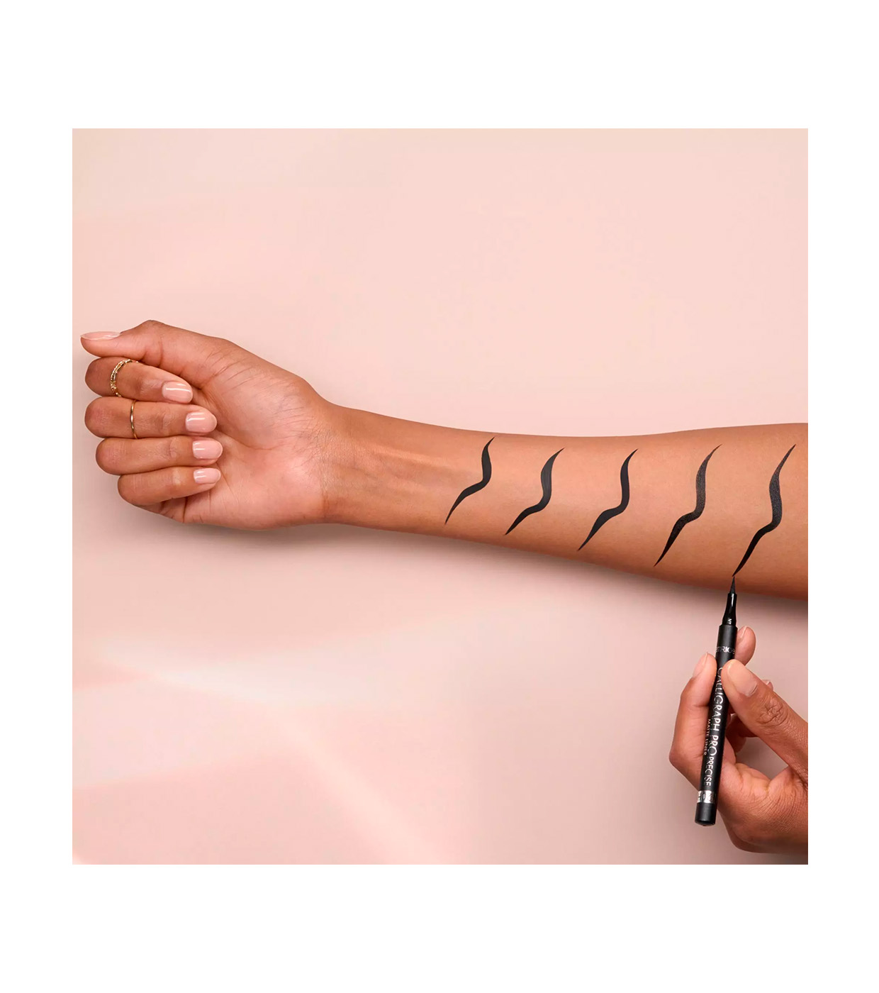 Catrice - Calligraph Pro Precise 20h Matte Eyeliner - 010: Preto Intenso