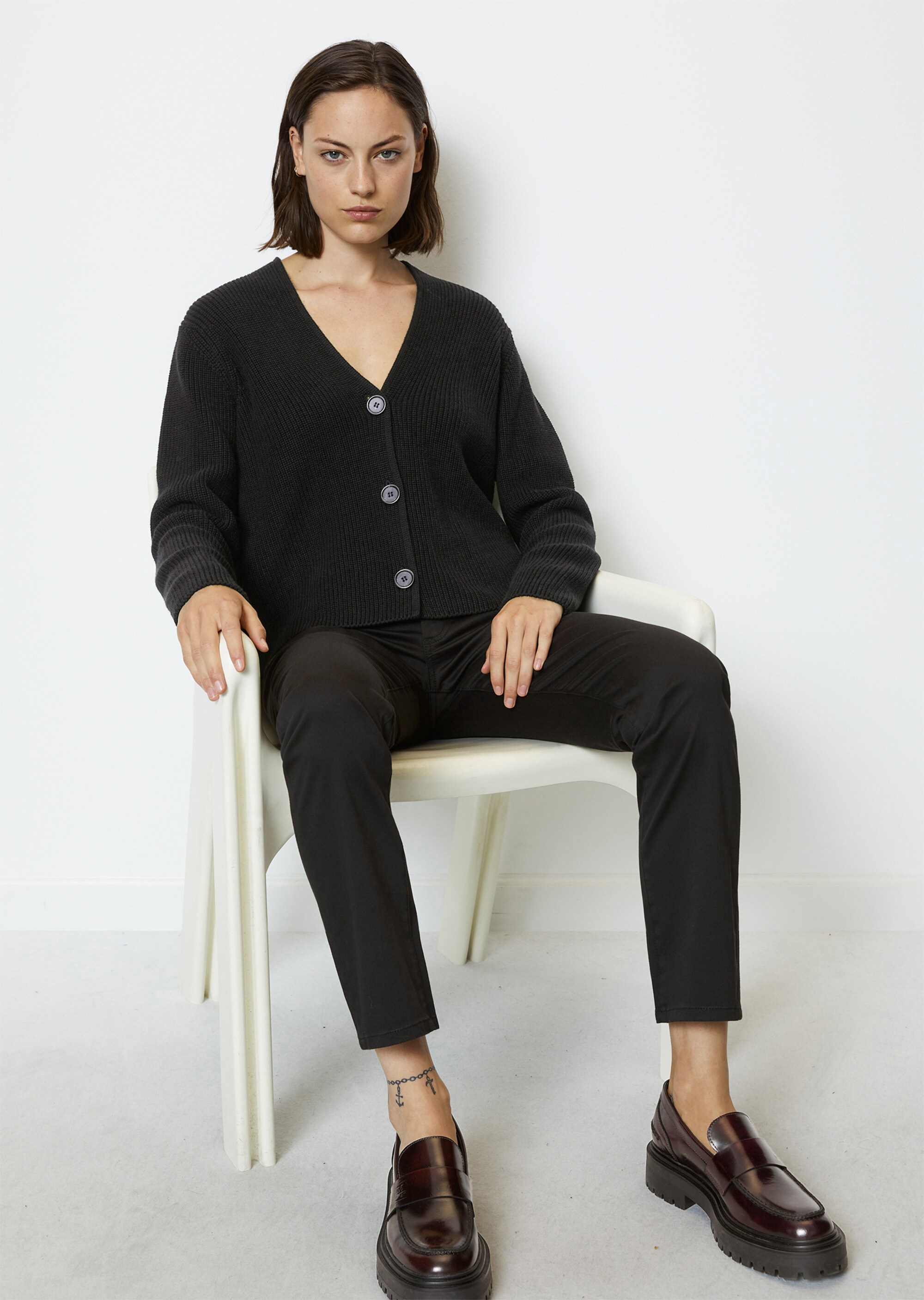 V-Neck-Cardigan relaxed cropped aus Heavy-Weight-Organic-Cotton