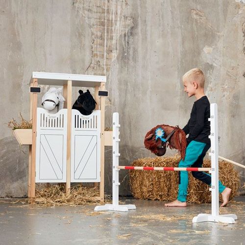By astrup hindernis voor stokpaarden