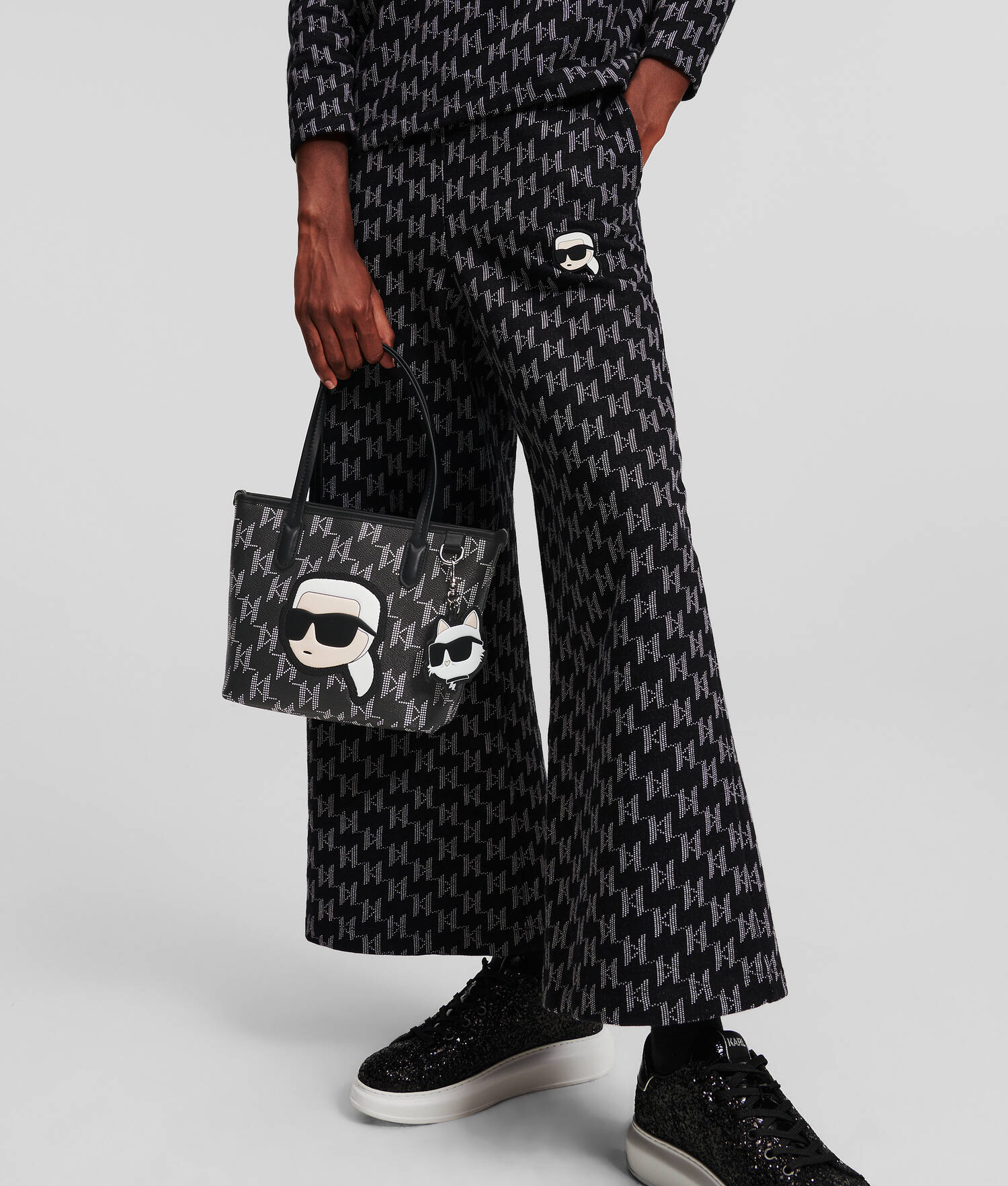 PETIT CABAS K/IKONIK MONOGRAM