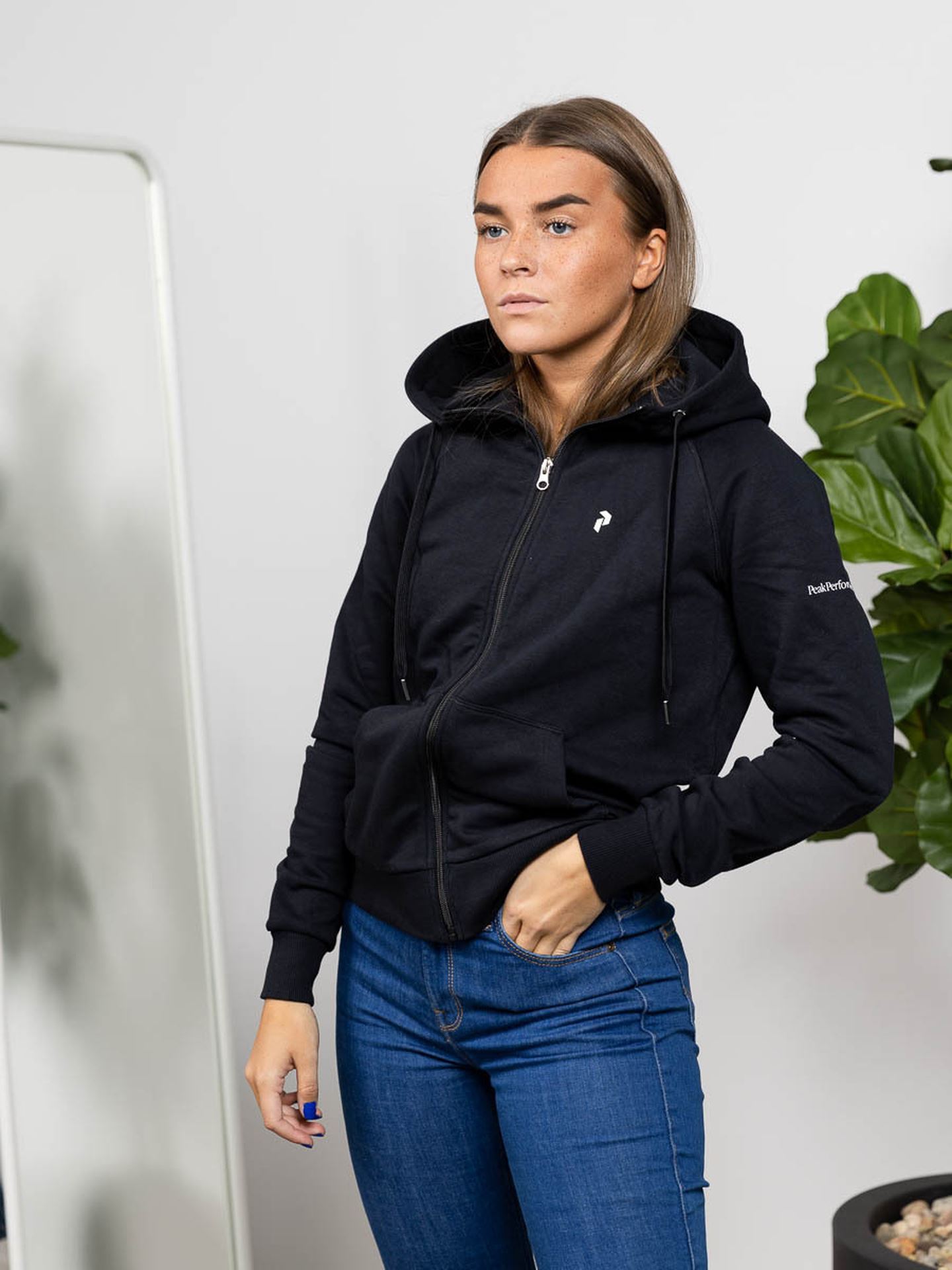 W Ground Zip Hood