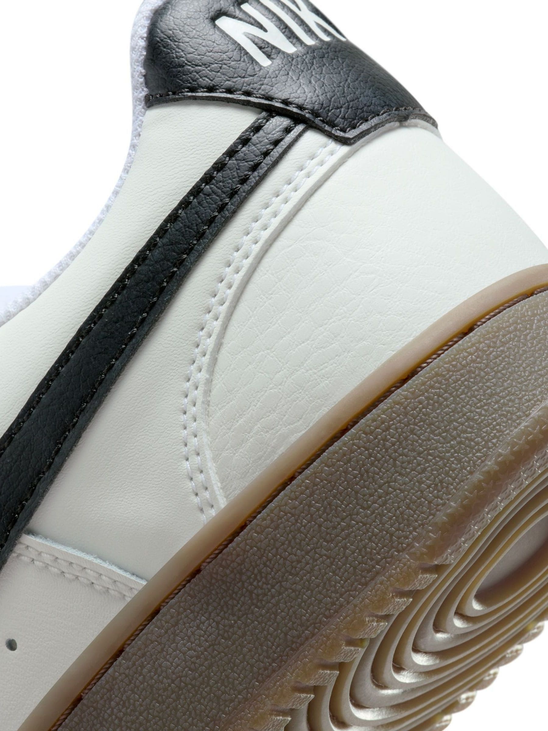 Bruin/wit - Nike Court Vision lage sneakers