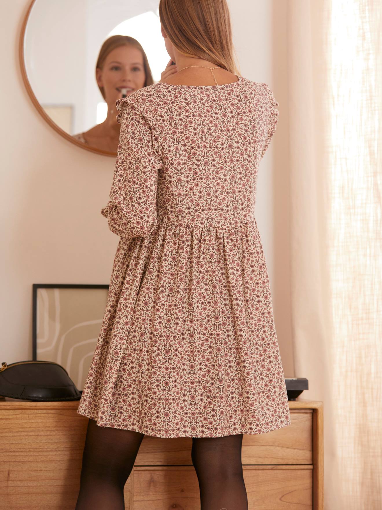 Vestido de maternidade estampado com babado liso cinza escuro