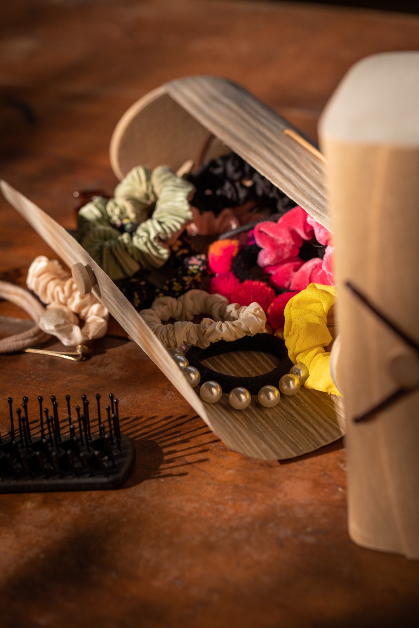 Box 'Tapiste' mit Knopfverschluss, dunkles Furnier, T 7 cm, B 25 cm, H 9 cm von fischer's lagerhaus