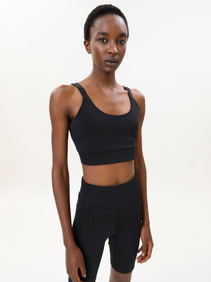 Conjunto com 2 tops esportivos - Preto