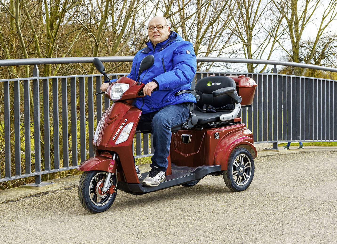 Elektro-Dreiradroller von Econelo für 2 Personen