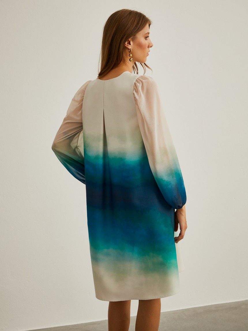 Vestido curto com padrão degradé