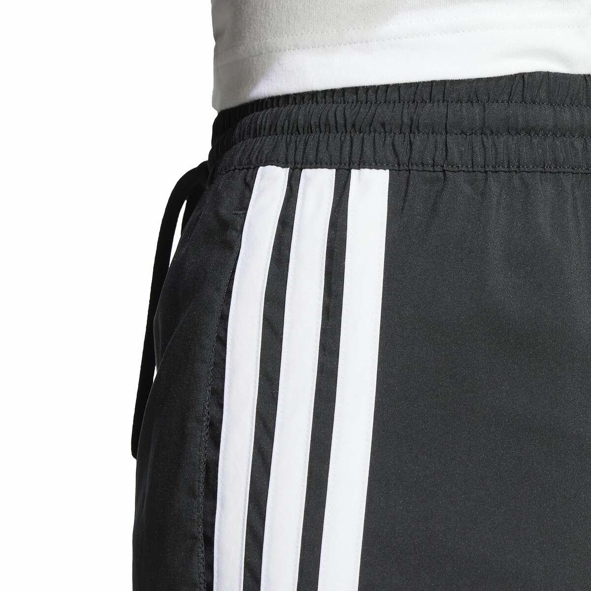 ADIDAS ROUPAS ESPORTIVAS<br>Shorts essenciais com 3 listras Chelsea