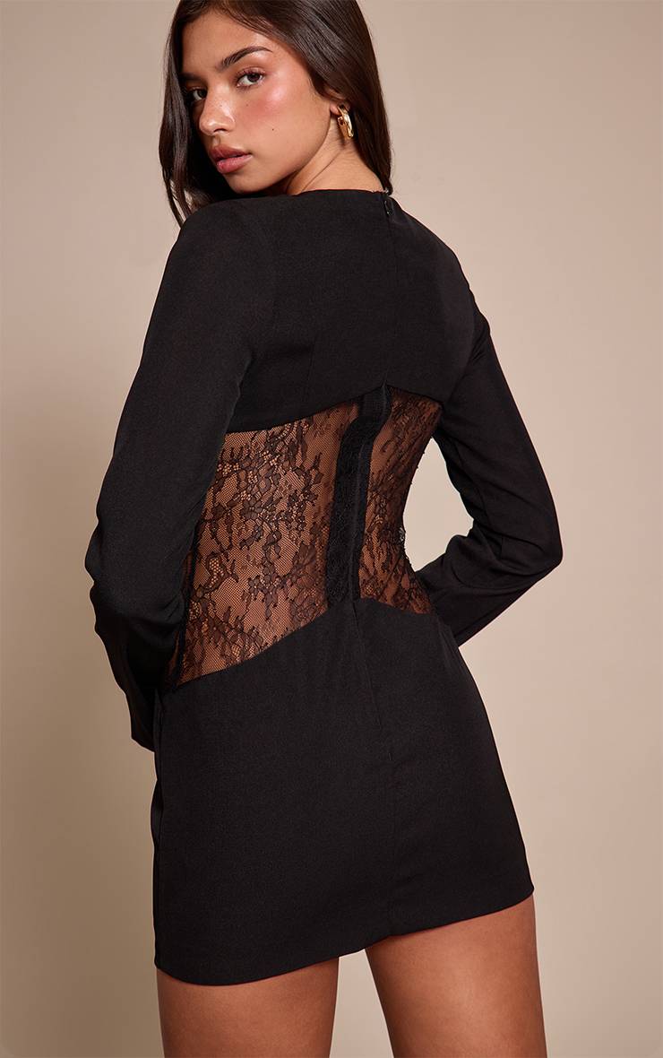 Noir Robe Courte En Dentelle Avec Détails Ajourés