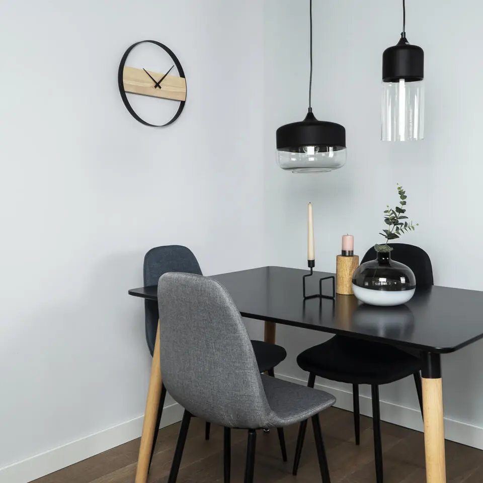 QUVIO Minimalistische klok bruin en zwart