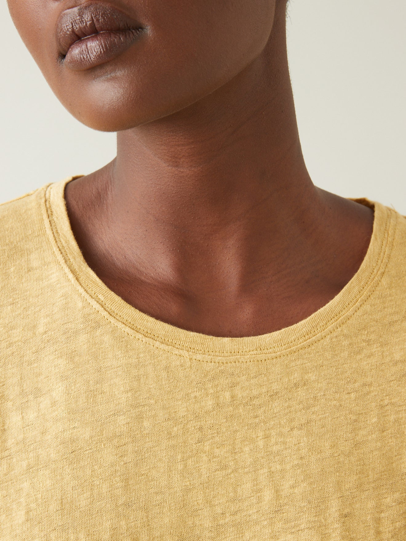 T-shirt lin femme col rond