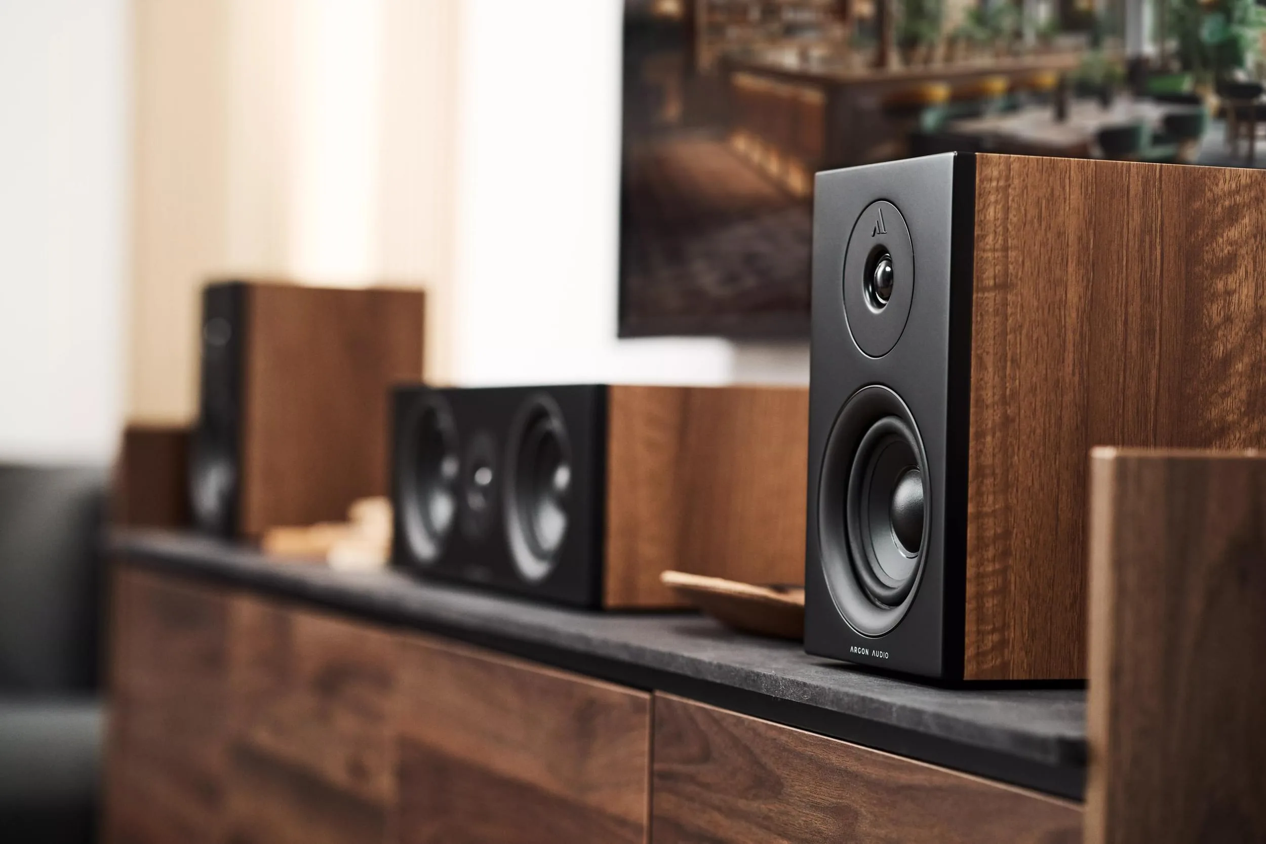 Argon Audio Forus 4 Noyer (la paire) Enceintes bibliothèque