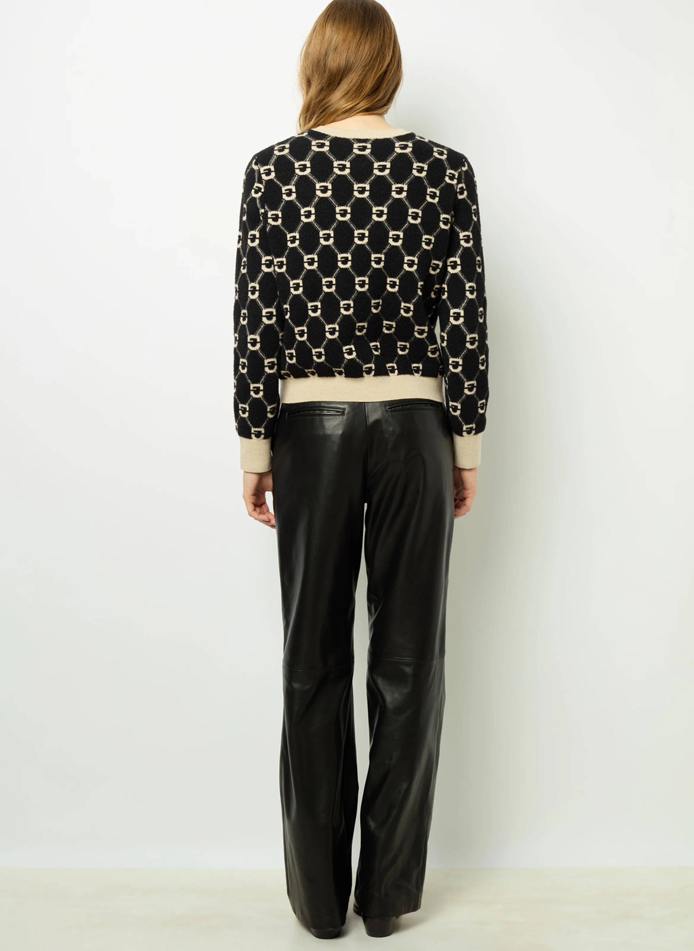 JANKA - Gilet droit boutonné à monogramme | Noir