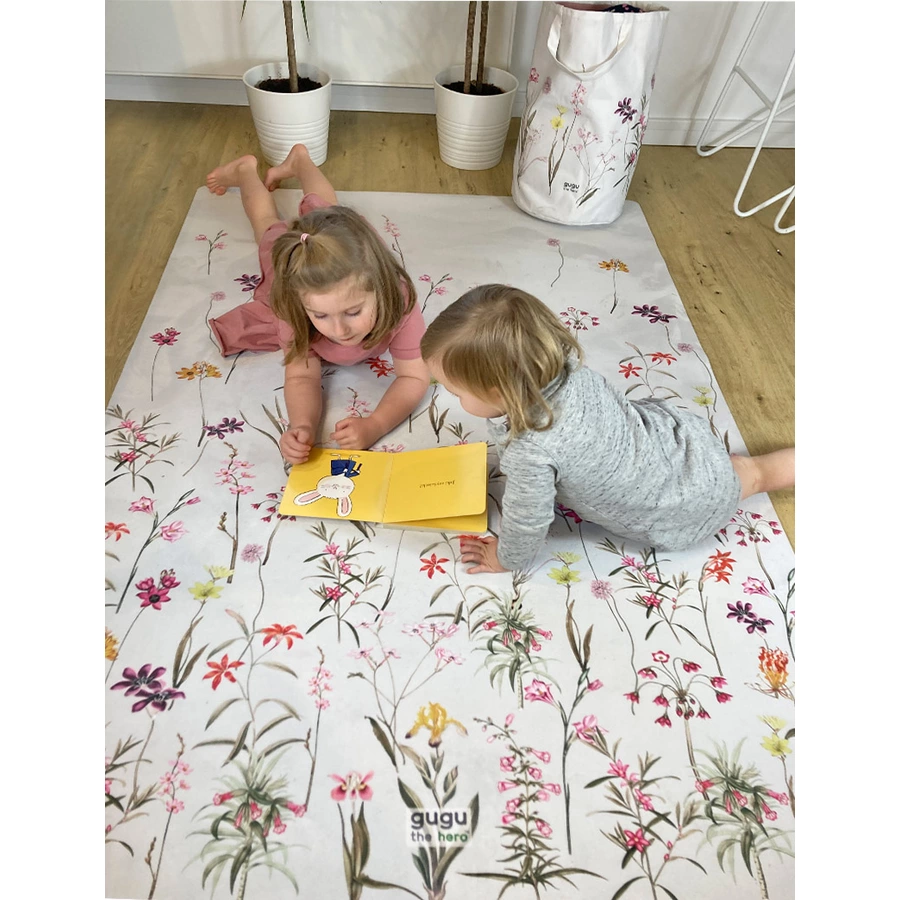 gugu the hero Spielmatte aus Naturkautschuk Flower Garden 118 x 180 cm