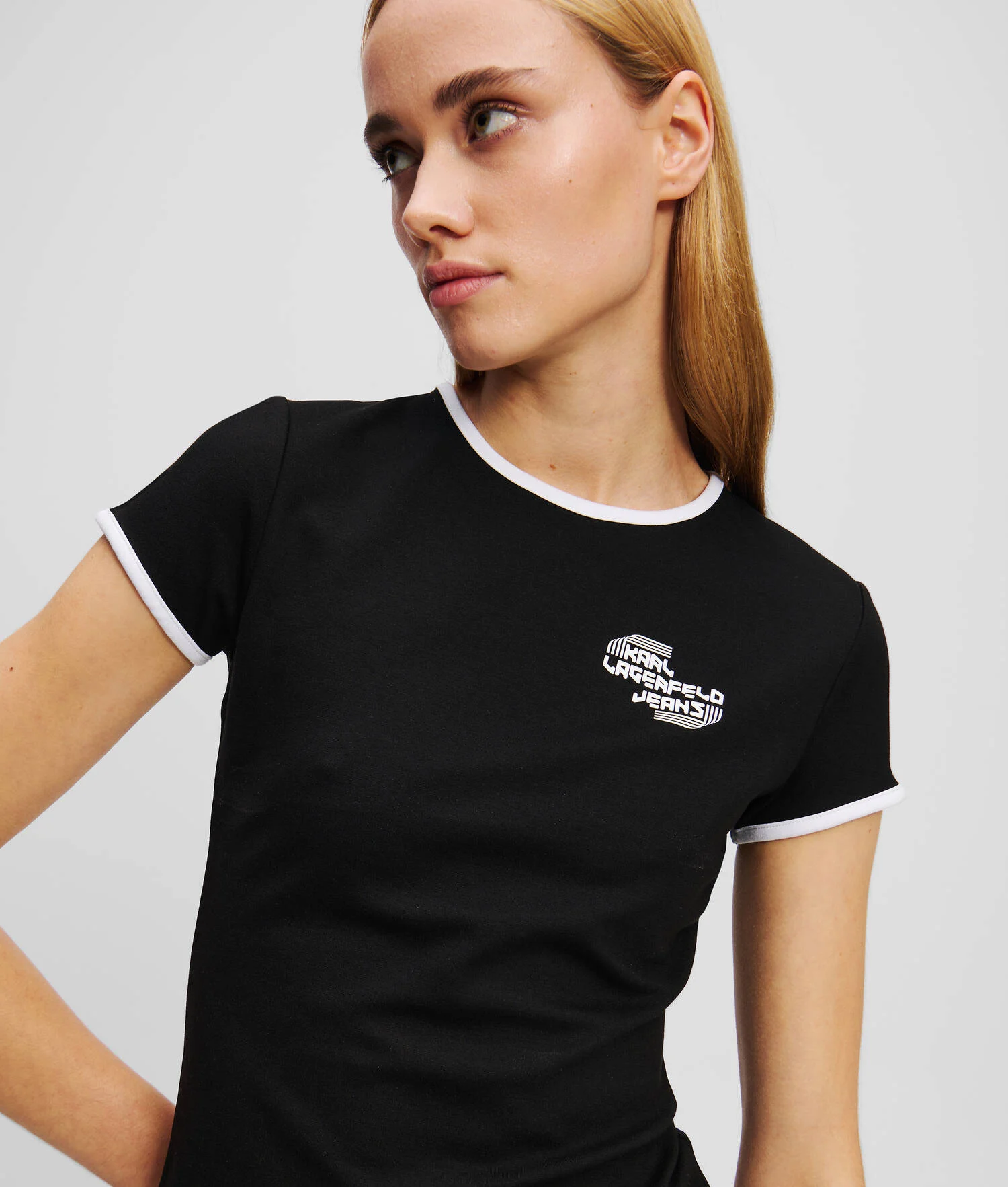 T-SHIRT À MANCHES COURTES - Noir