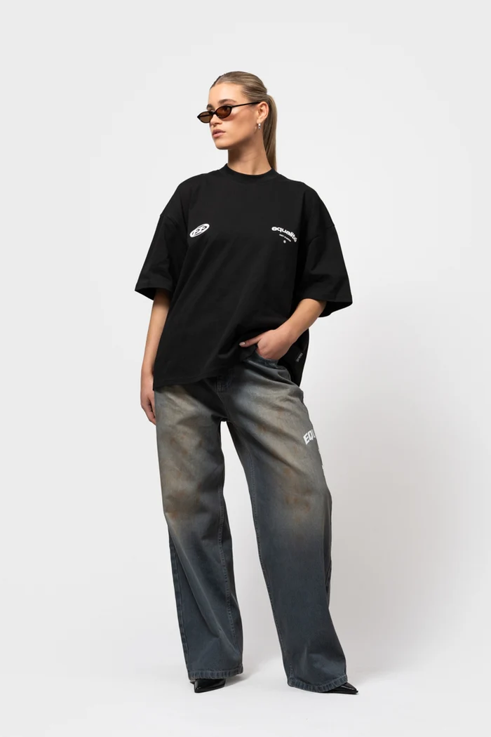 Equalité Stay Equal Boxy T-Shirt Dames Zwart