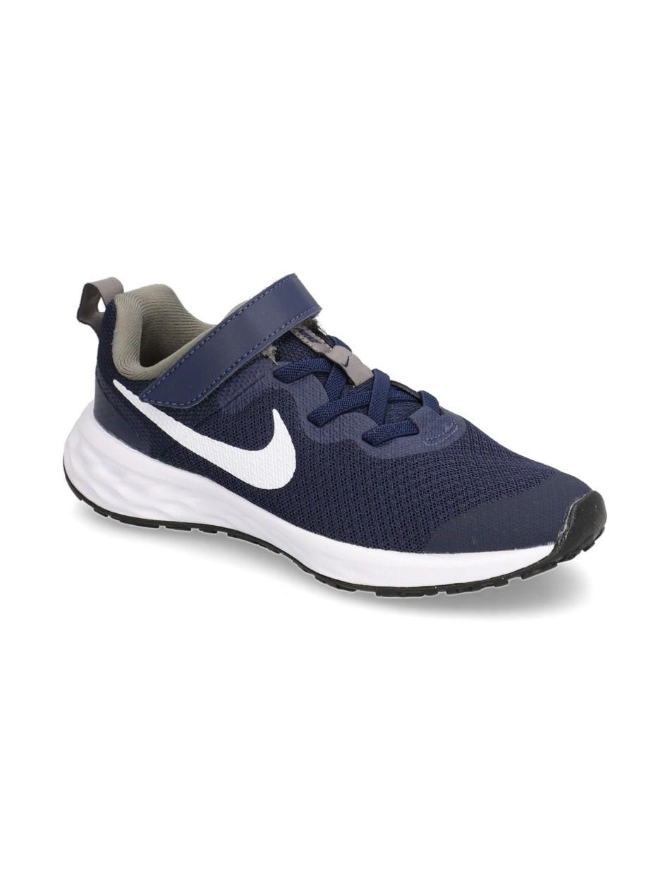 Nike Revolution 6