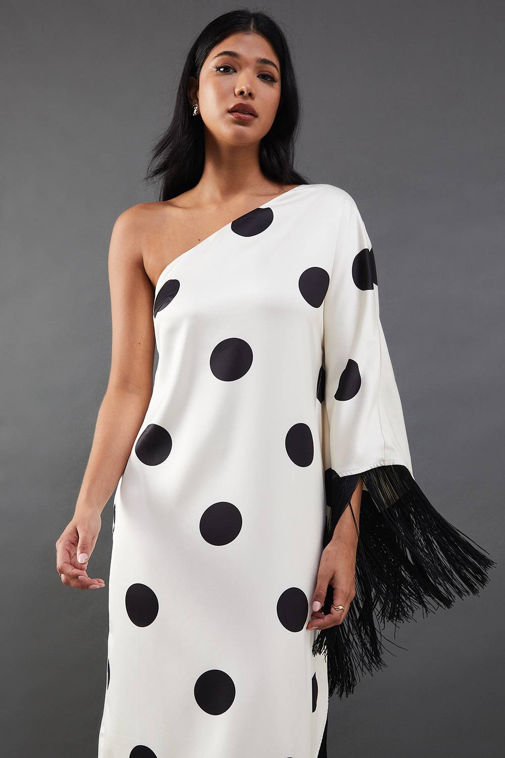 Warehouse Robe Midi Asymétrique À Une Épaule Avec Franges Premium