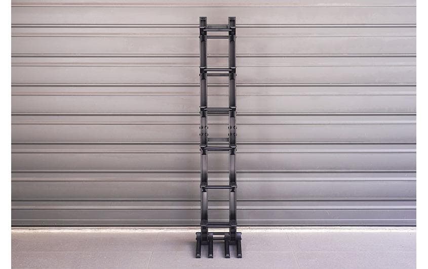 Modellständer 200 x 240 x 1000 mm<br>Hochwertiger Displayständer für RC-Autos mit 6 Fächern