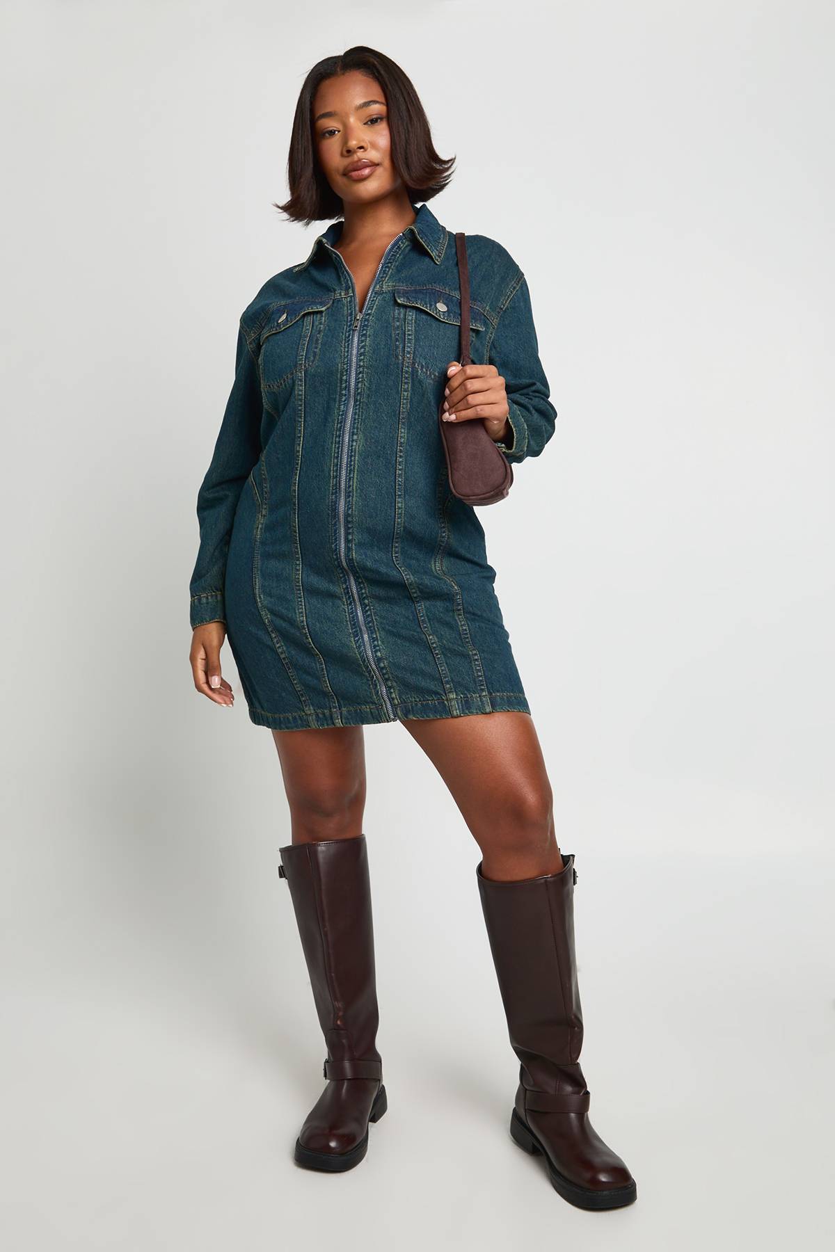 boohoo Robe chemise zippée en denim Plus