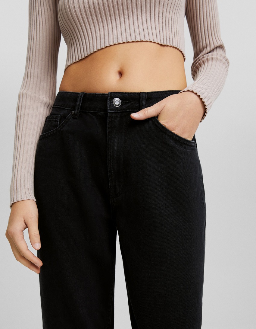 calça jeans de mãe