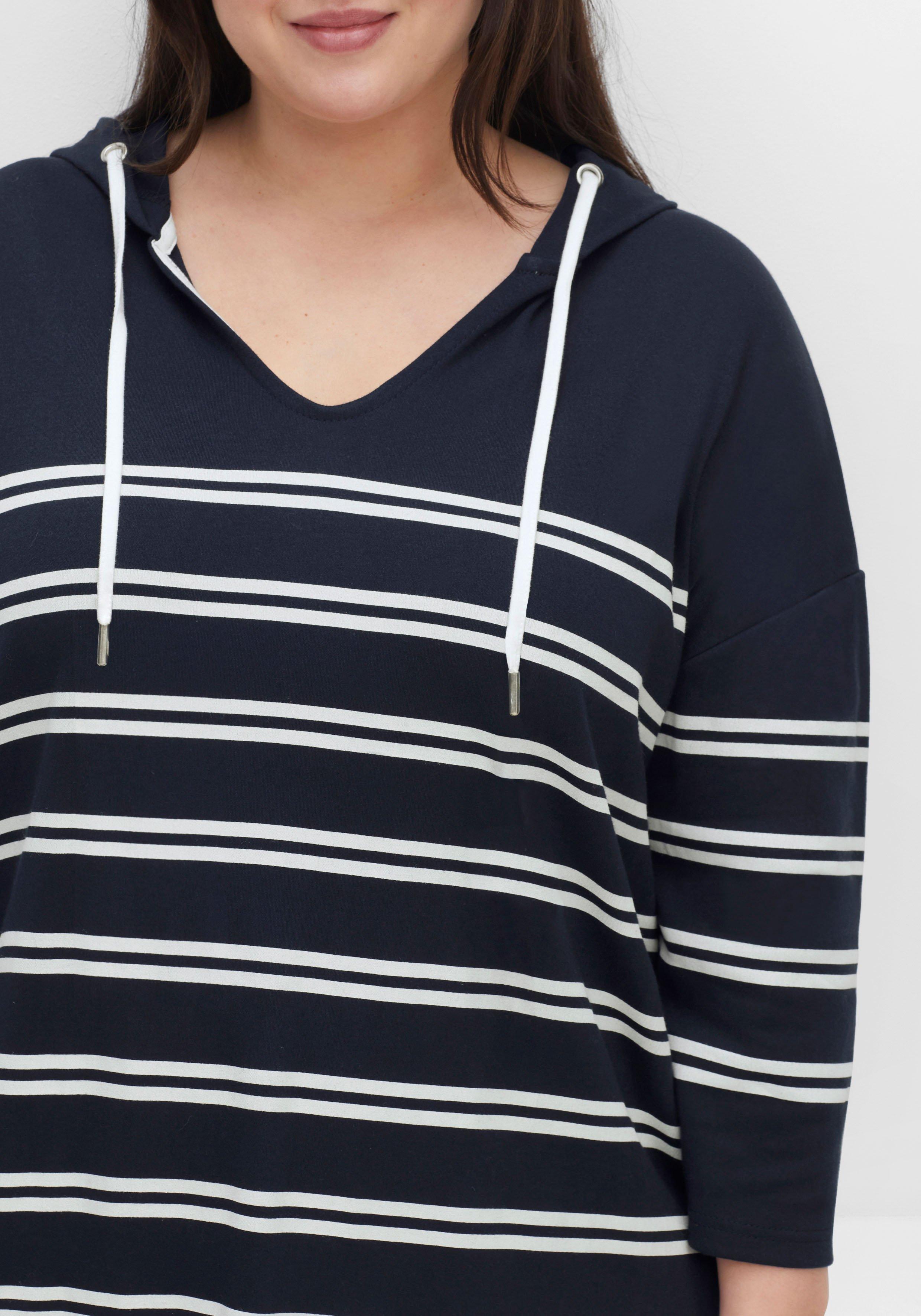 Shirtkleid mit Streifen und Kapuze
