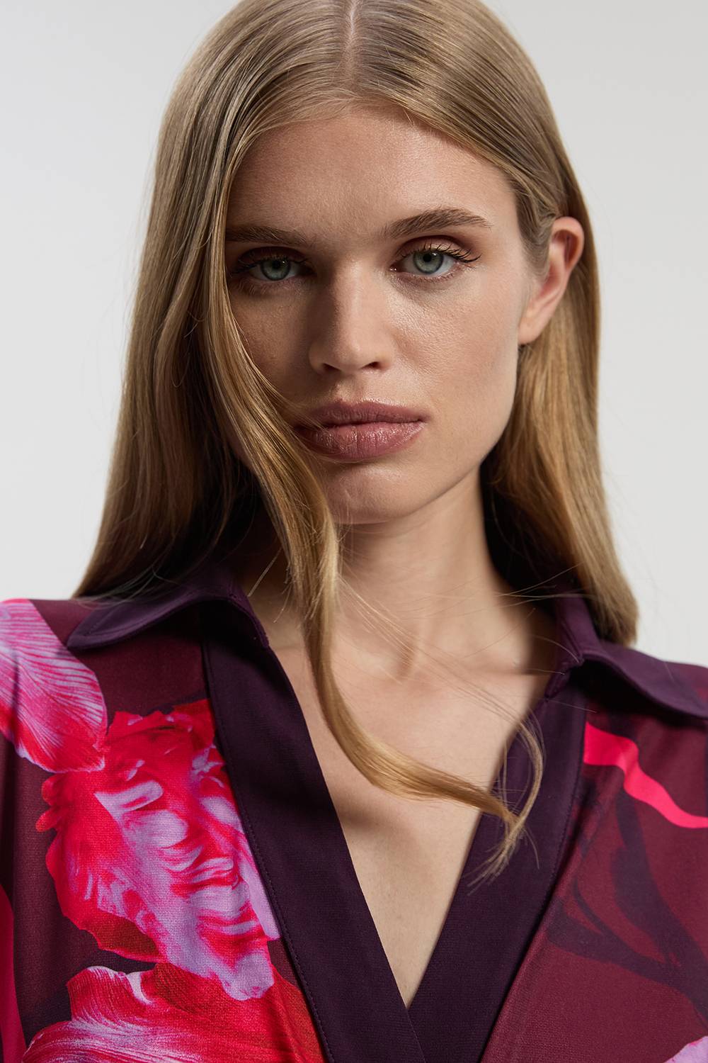 KarenMillen Robe Longue en Crêpe à Imprimé Floral avec Ceinture Nouée