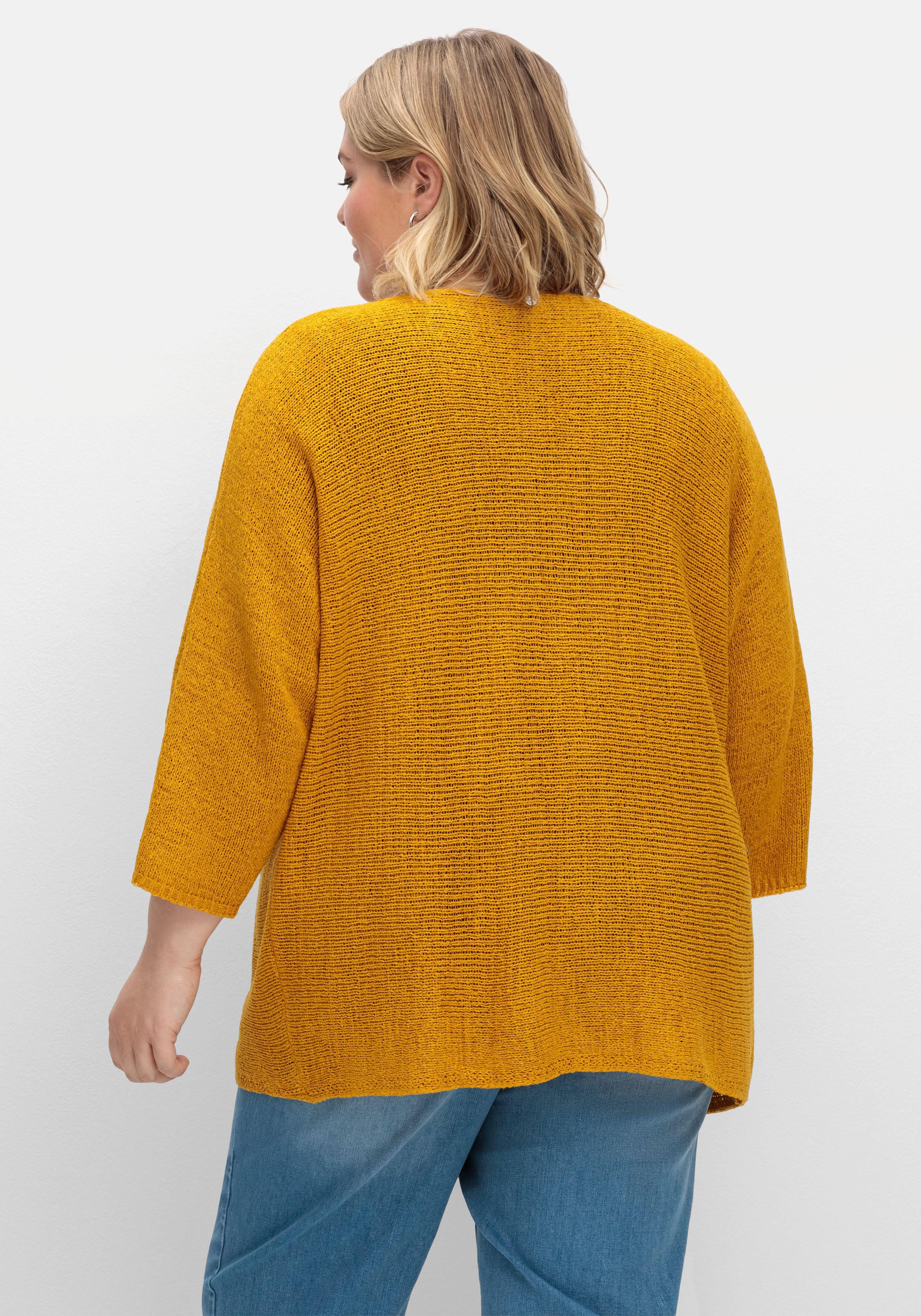 Strickjacke mit 3/4-Fledermausärmeln, aus Bändchengarn