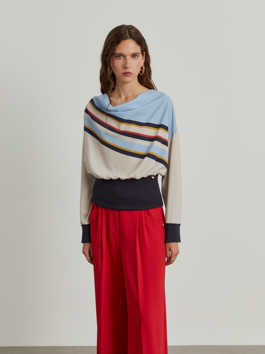 Blusa às riscas com drapeado
